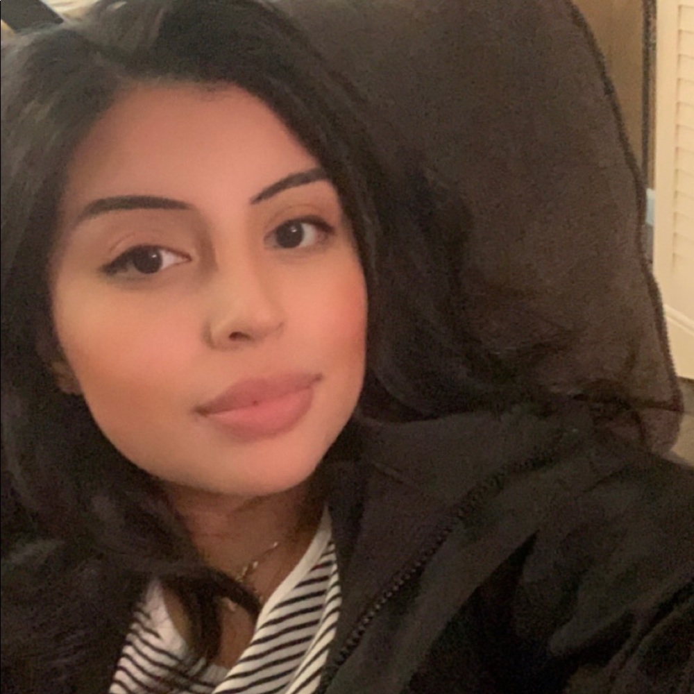 Meet your Posher, Monica